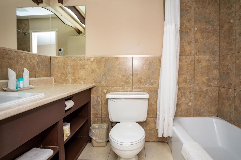 Canadas Best Value Inn & Suites Charlottetown Room, 2 Queen Beds, Non Smoking, Kitchenette 5