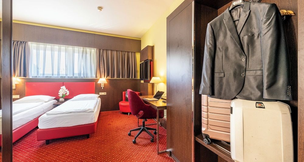 PLAZA Premium Salzburg Standard Double Room 2