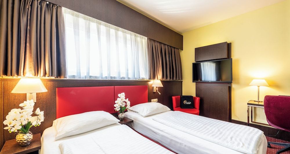 PLAZA Premium Salzburg Standard Double Room 3