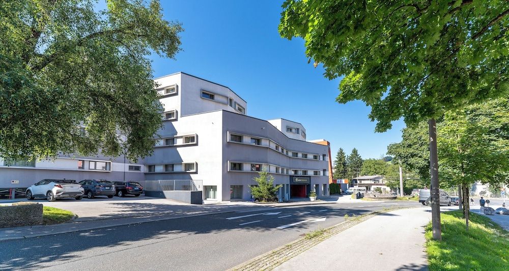 undefined PLAZA Premium Salzburg