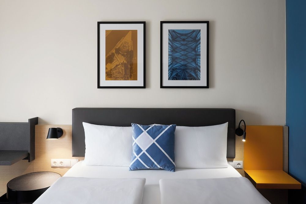 Four Points Flex by Sheraton Koblenz Standard Room, 1 Queen Bed (view) 2