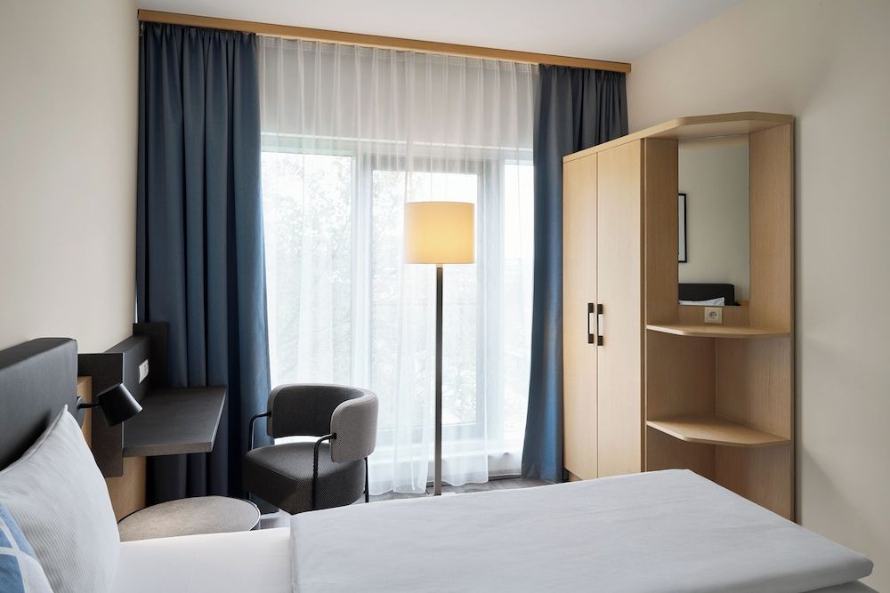 Four Points Flex by Sheraton Koblenz Standard Room, 2 Twin Beds, Non Smoking (view) 3