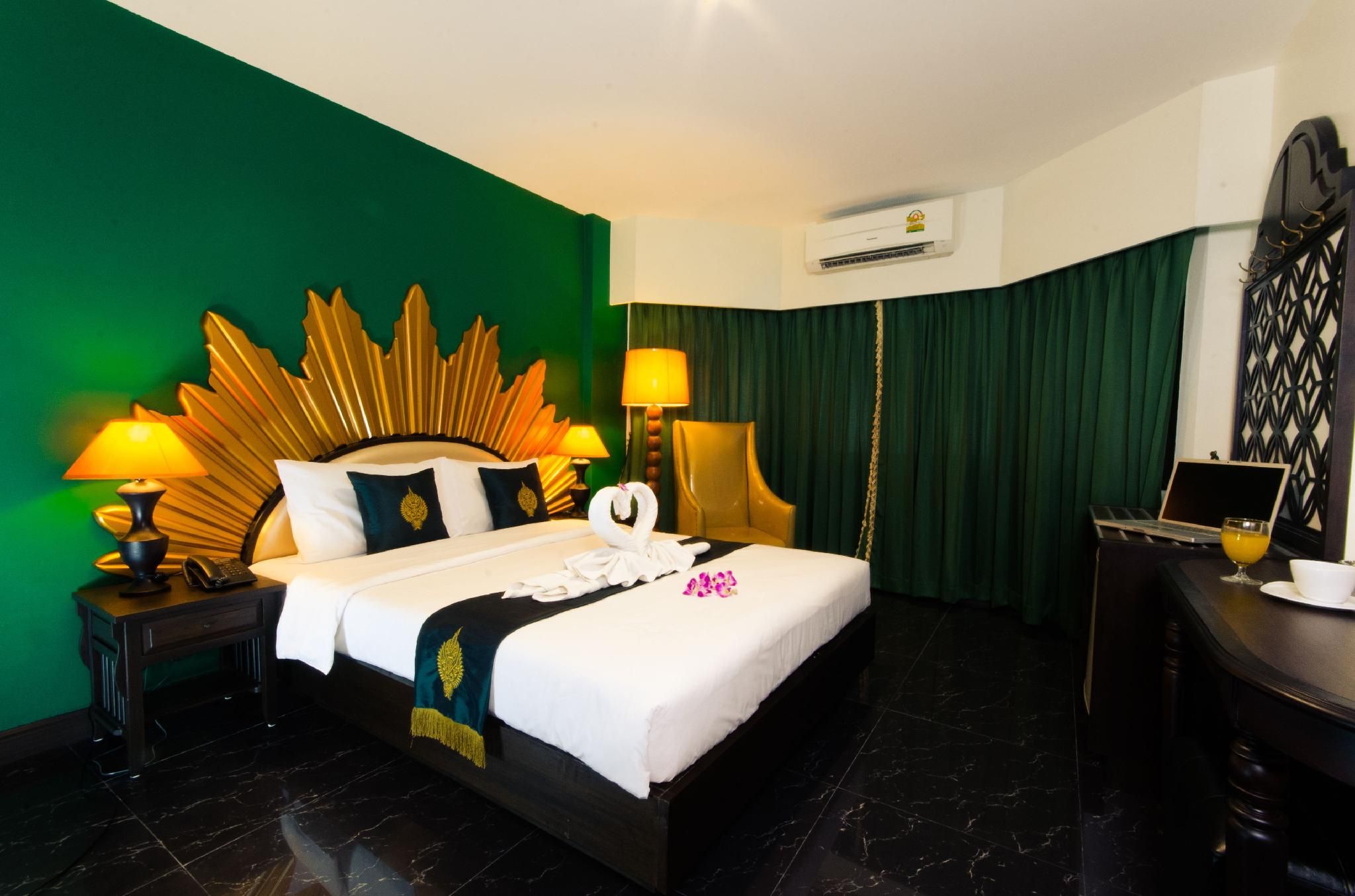 Splendid Room