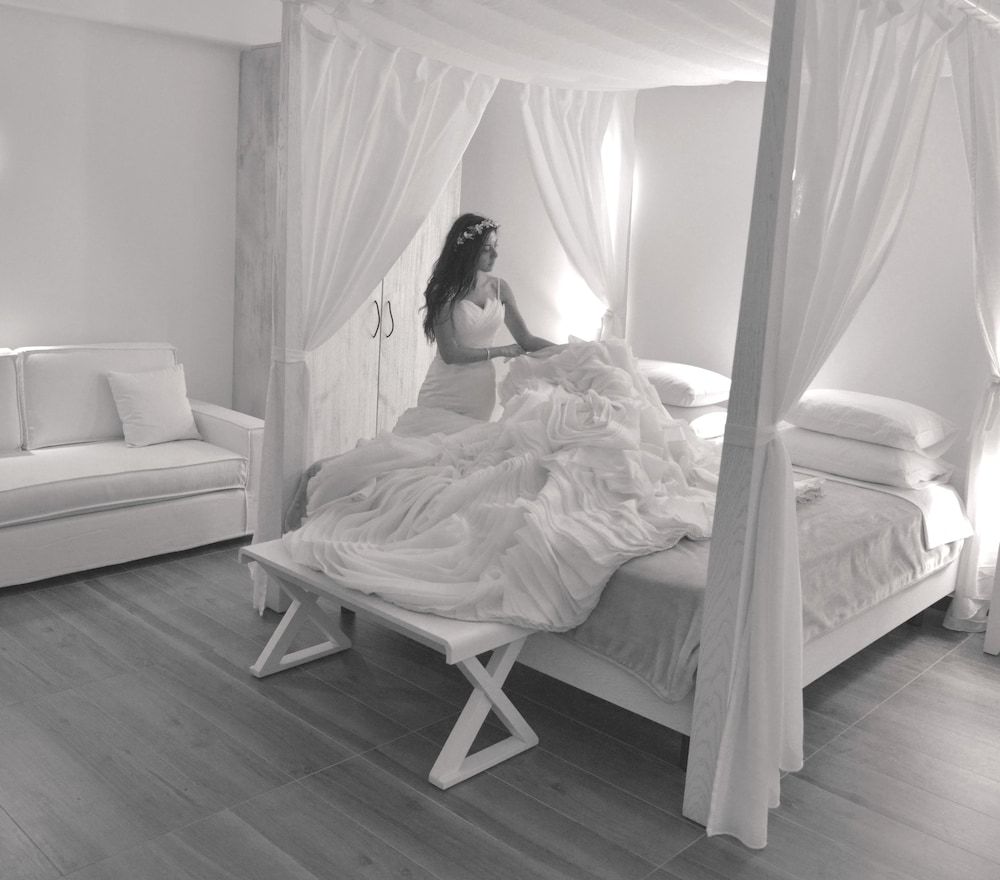 Honeymoon Suite, Hot Tub