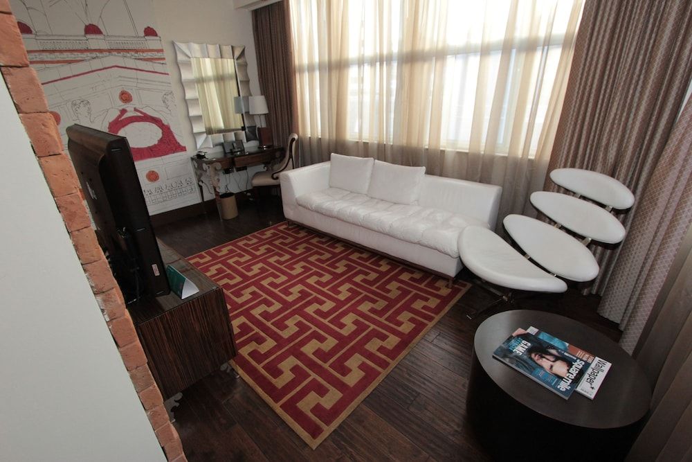 undefined Hotel Indigo London Tower Hill by IHG 4