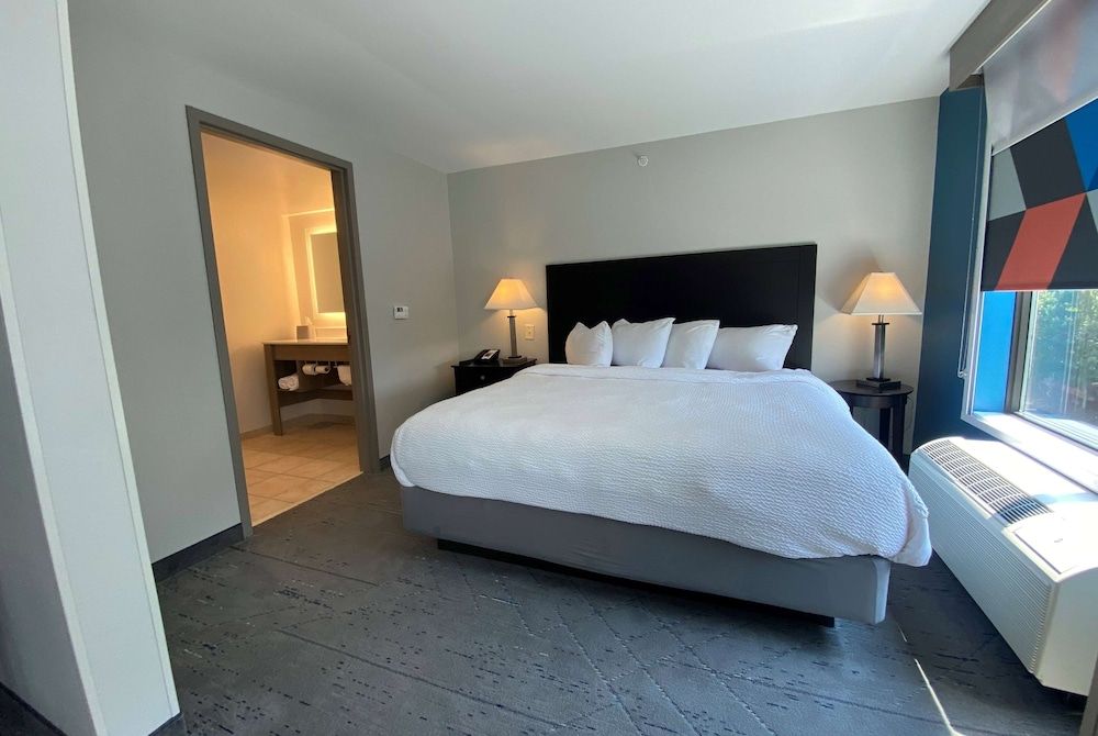 Studio Suite, 1 King Bed, Non Smoking