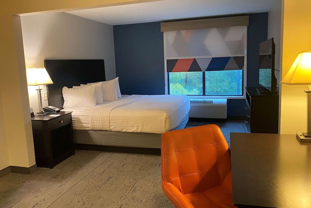 Standard Room, 1 King Bed