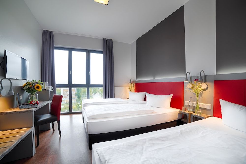 undefined H+ Hotel 4 Youth Berlin Mitte 2