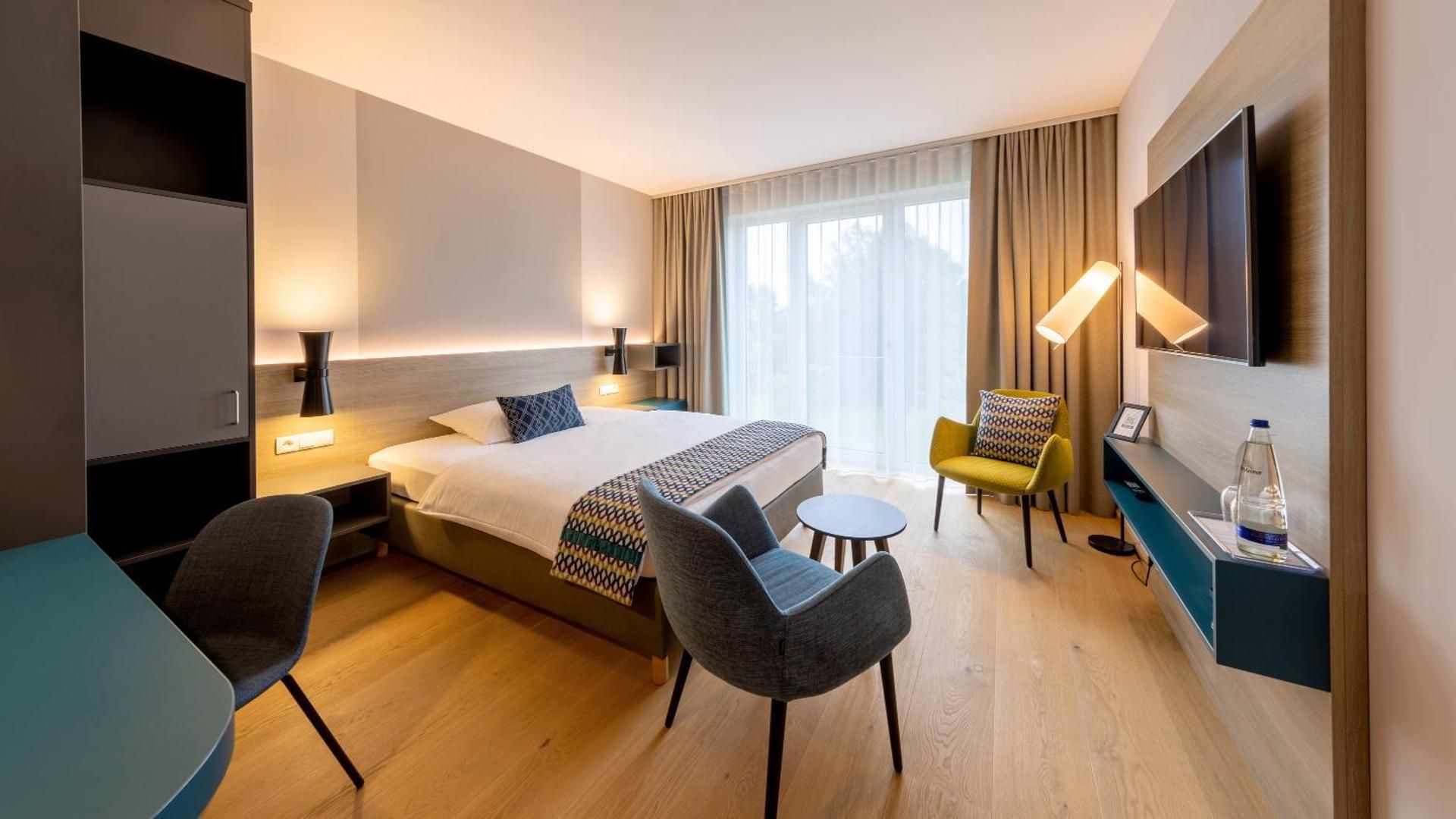 Deluxe Queen Room with Sofa Bed