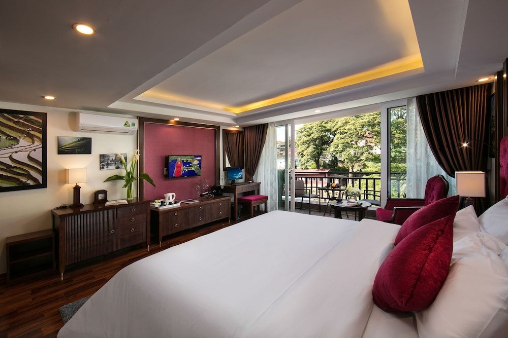 Deluxe Room with Balcony