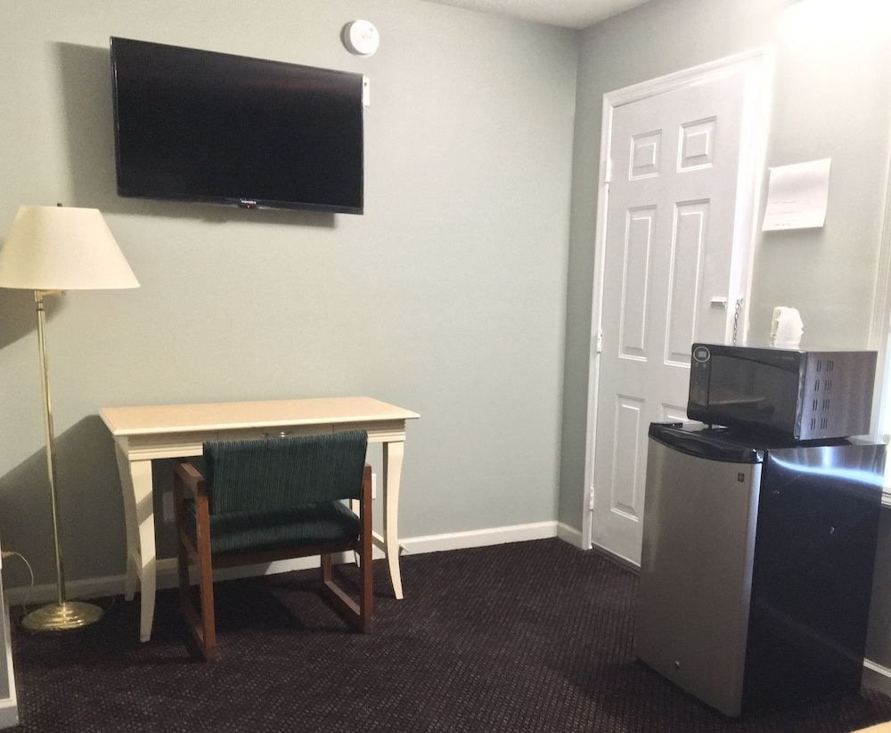 Standard Room, 1 Queen Bed