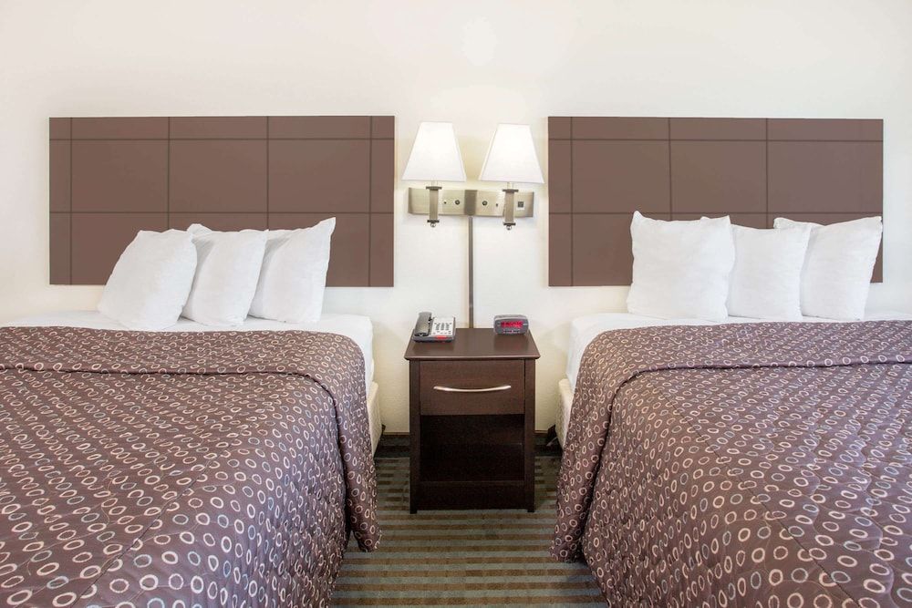 Standard Room, 2 Queen Beds
