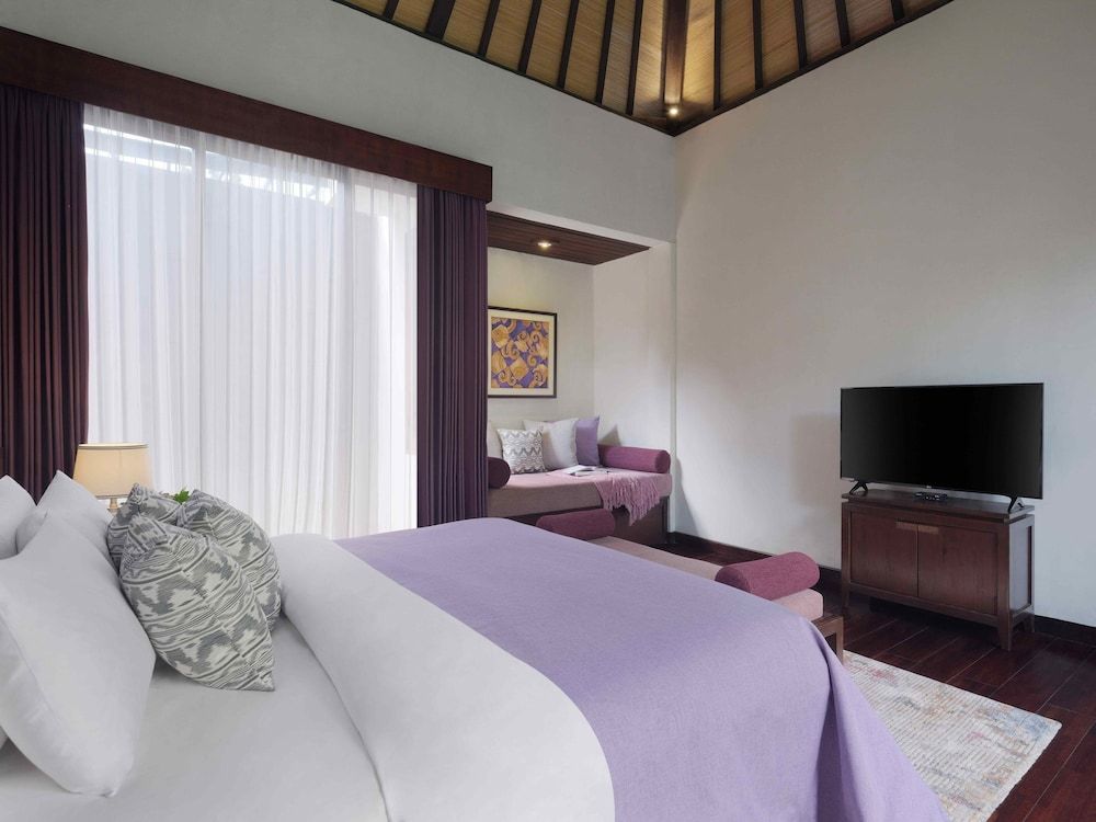 Family Pool Villa