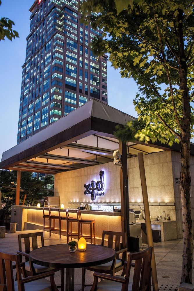 undefined The Langham, Shanghai, Xintiandi 8