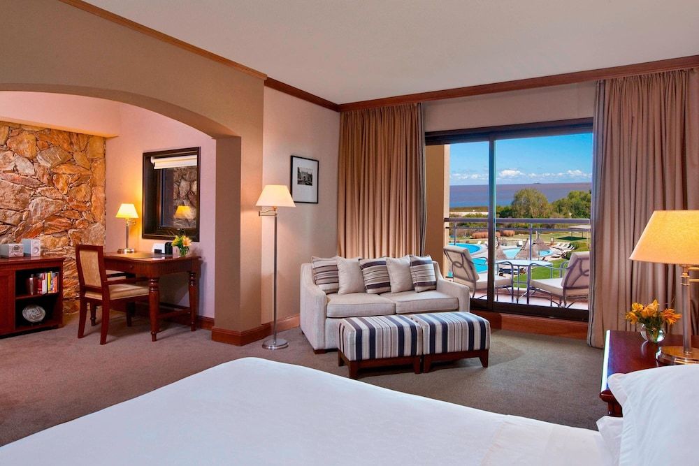 Junior Suite, 1 King Bed, Balcony, River View