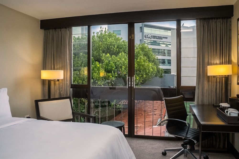 Executive Room, 1 King Bed