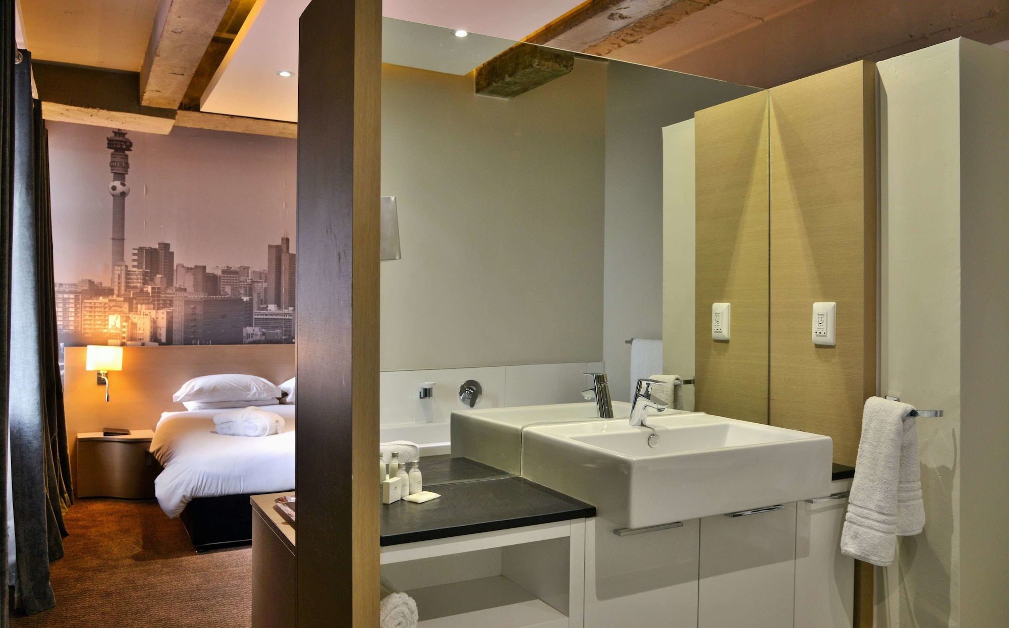 undefined Reef Hotel 8