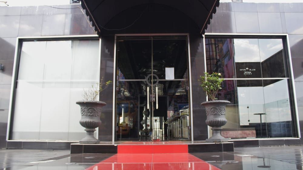 undefined Reef Hotel 4