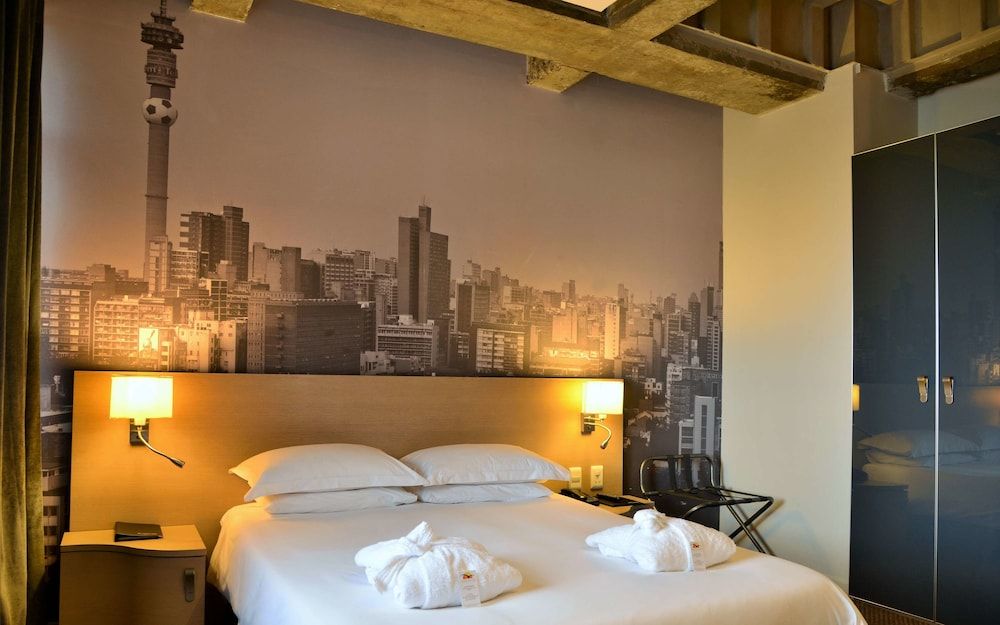 undefined Reef Hotel 5