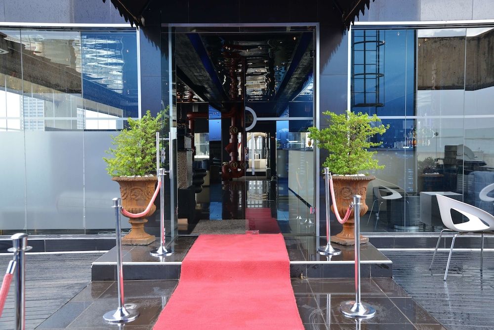 undefined Reef Hotel 2