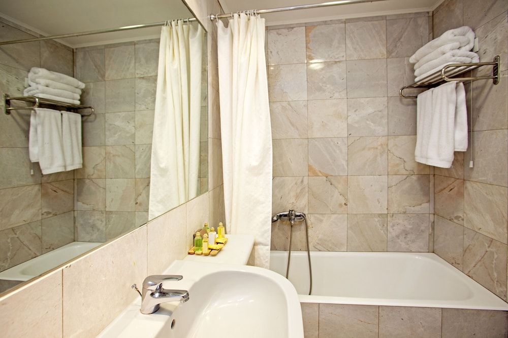 Congo Palace Hotel Double Room 3