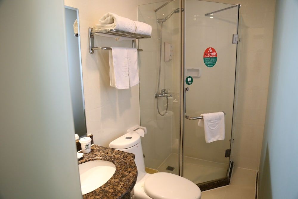 undefined GreenTree Inn Beijing Guangmingqiao Express Apartment Hotel 4