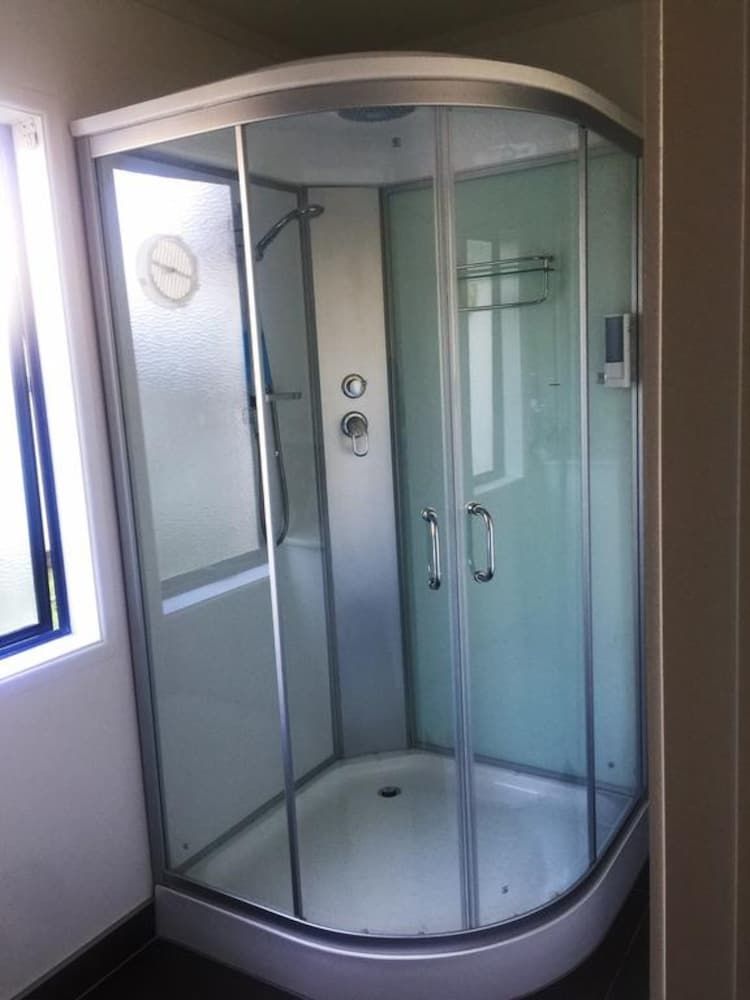 Grosvenor Motor Inn Design Studio 4