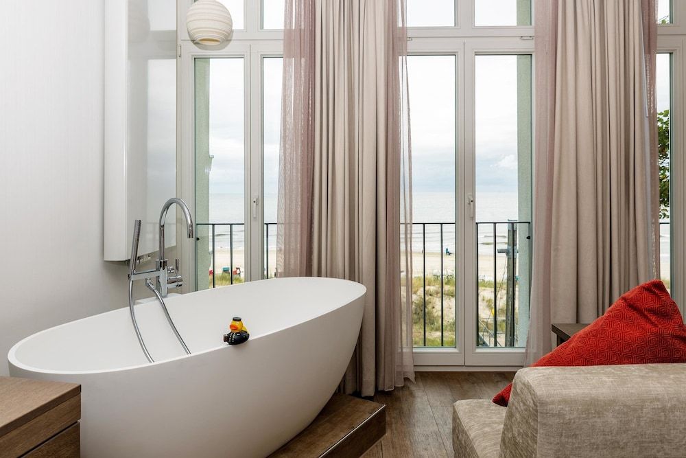 SEETELHOTEL Strandhotel Atlantic Junior Studio Suite, Oceanfront 8