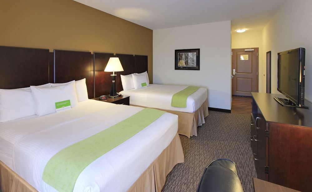 Room, 2 Queen Beds, Non Smoking