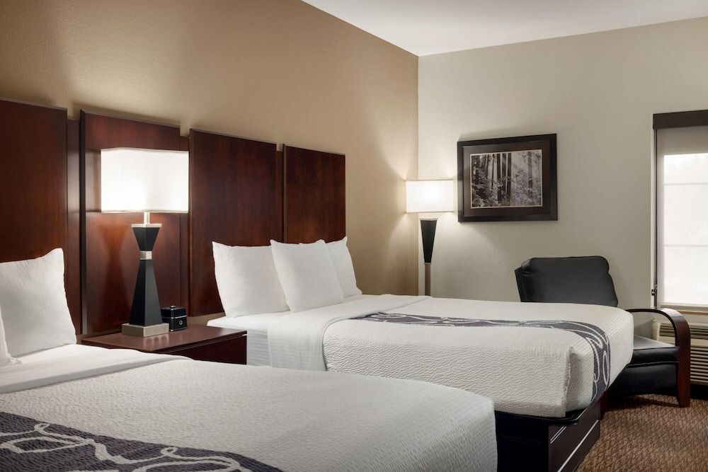 Room, 2 Queen Beds, Non Smoking