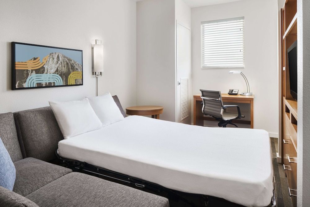 Room, 1 King Bed, Accessible (Shower)