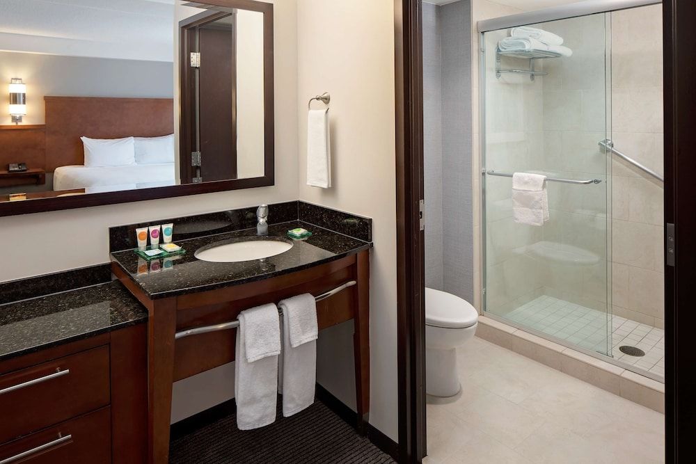 undefined Hyatt Place Pittsburgh-North Shore 7
