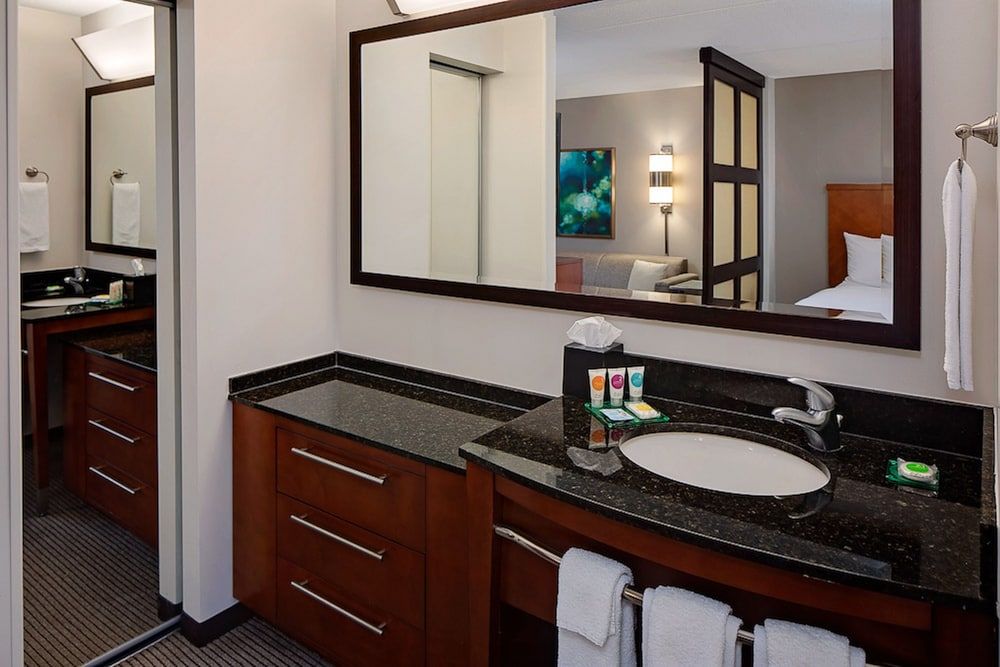 Hyatt Place Pittsburgh-North Shore Room, 2 Queen Beds, Accessible, Bathtub 4