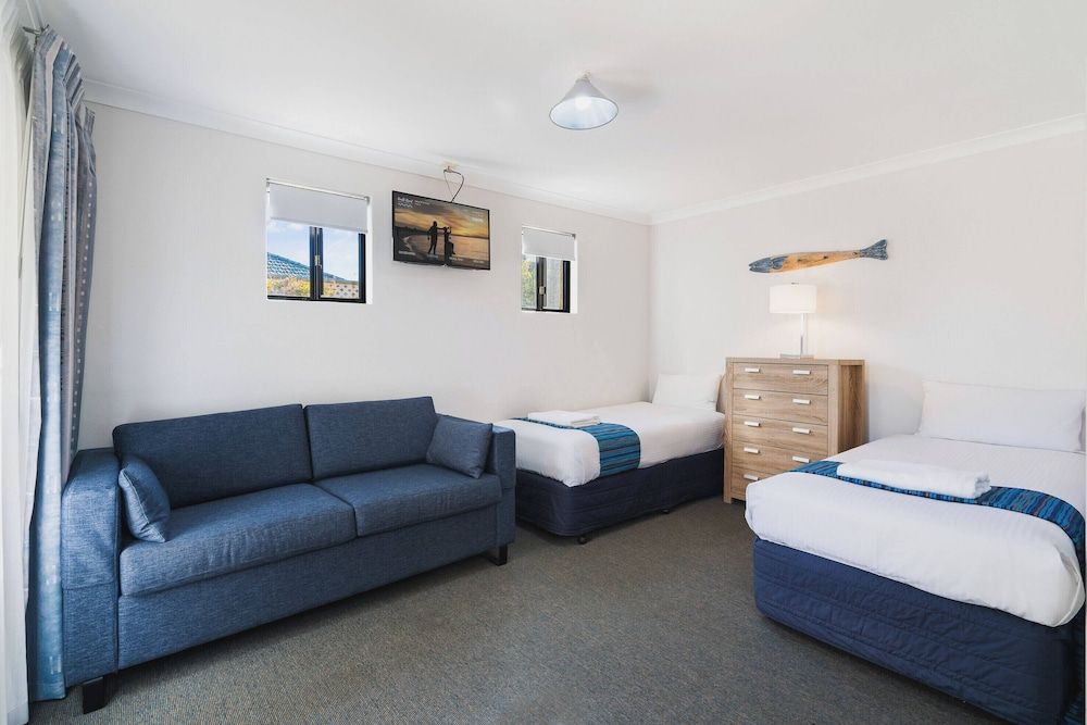 Amalfi Resort Premier Villa, 3 Bedrooms, Garden View, Courtyard Area 6