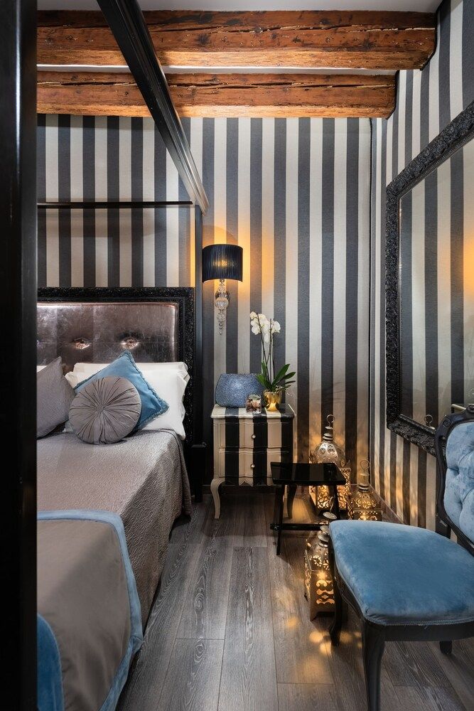 undefined Ad Place 10