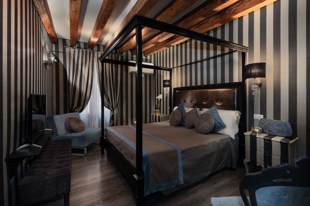 undefined Ad Place 6