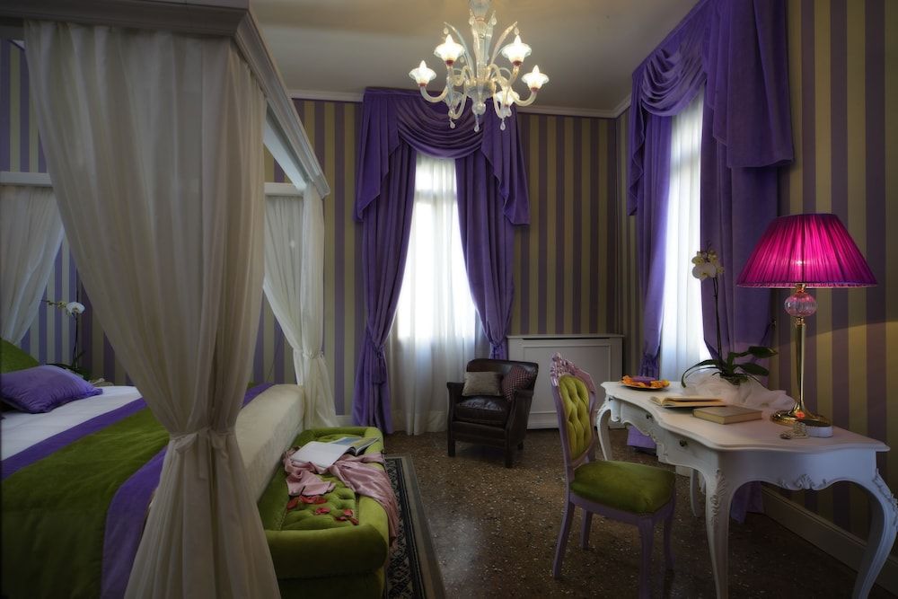 Ad Place Suite, Canal View 2