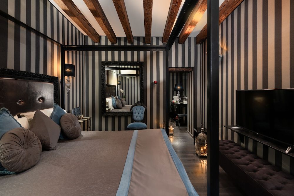 undefined Ad Place 9