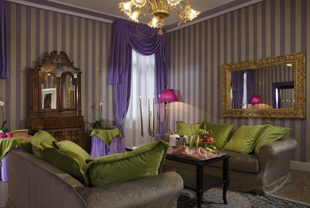 Ad Place Suite, Canal View 4