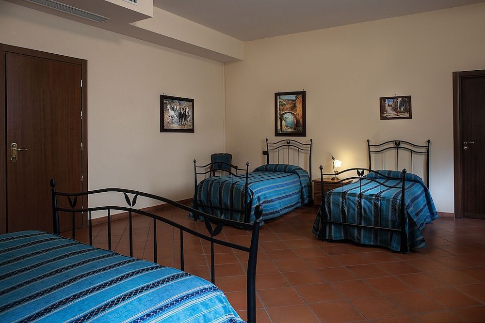 undefined Grand Hotel Capodimonte 2