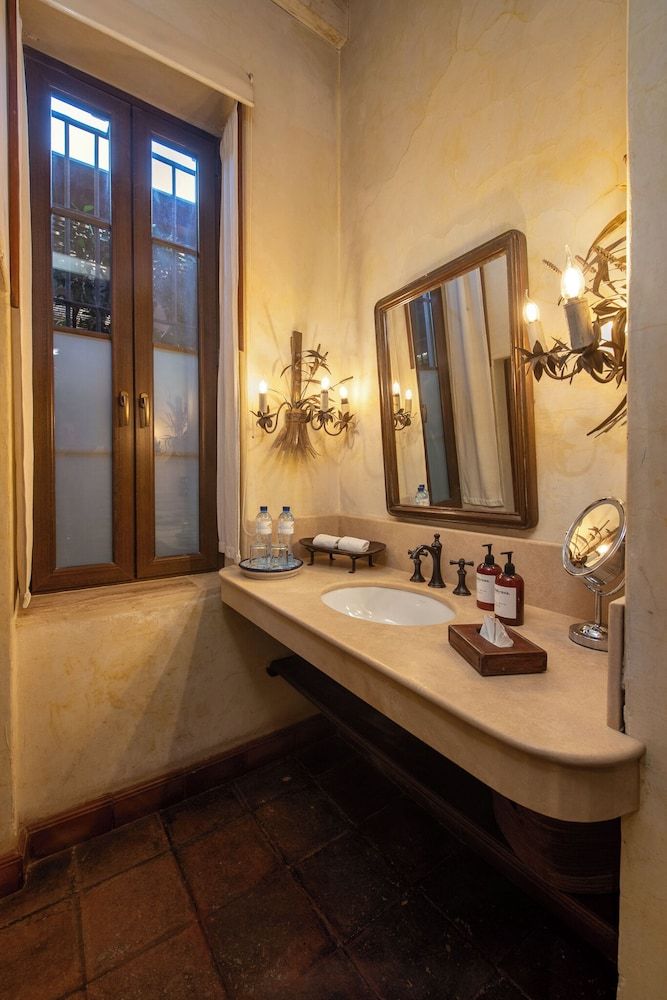 Junior Suite, 1 King Bed, Non Smoking, Fireplace