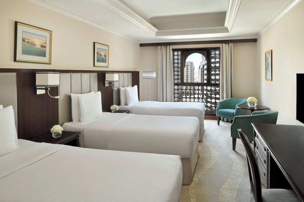 Classic Room, 3 Twin Beds, City View