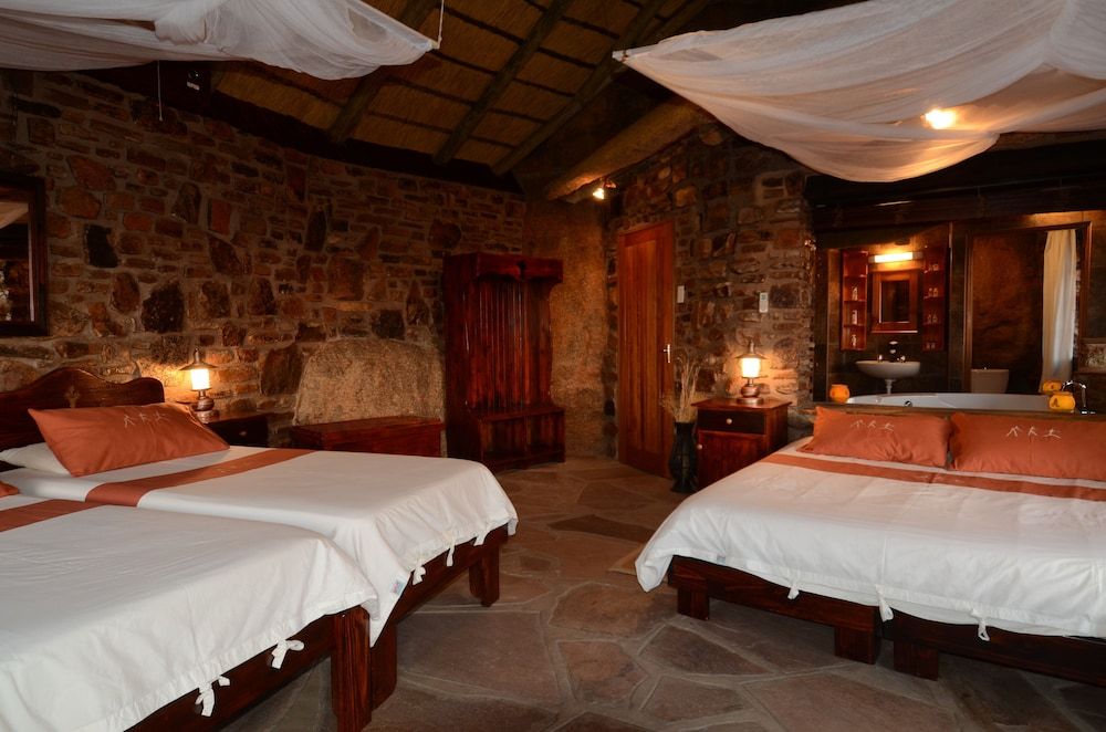 Canyon Lodge Family Room 6