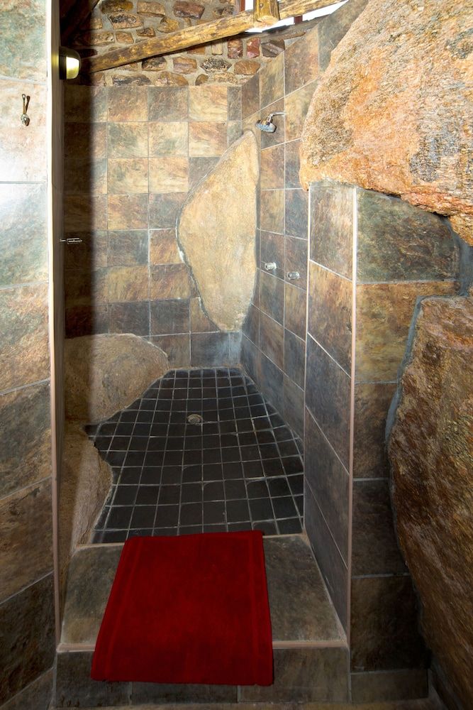 Canyon Lodge Standard Twin Room 11