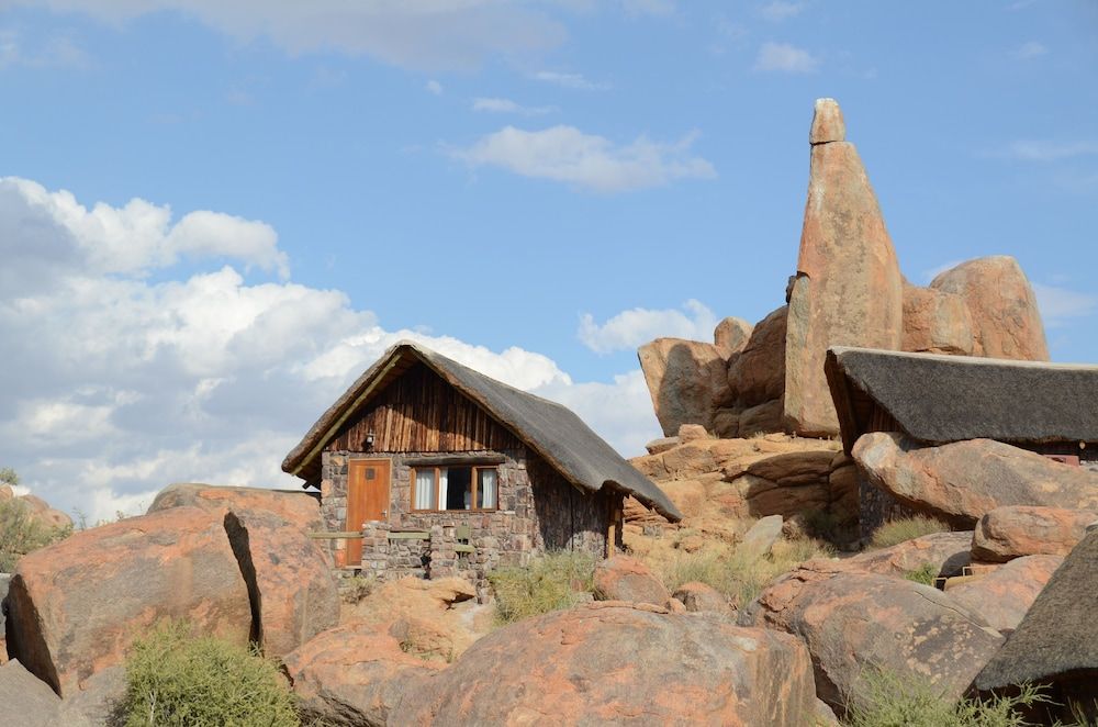 Canyon Lodge Standard Twin Room 8