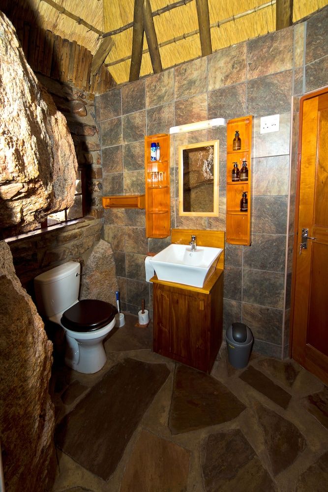 Canyon Lodge Standard Twin Room 12