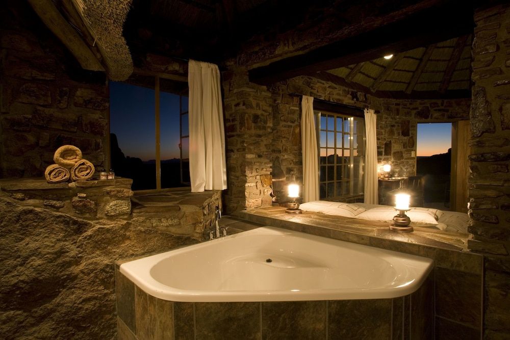 Canyon Lodge Standard Twin Room 13