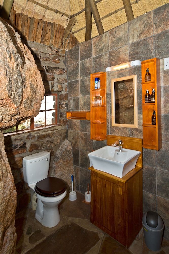 Canyon Lodge Standard Twin Room 10