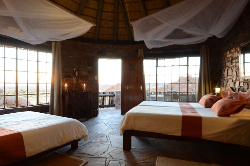 Canyon Lodge Family Room 4