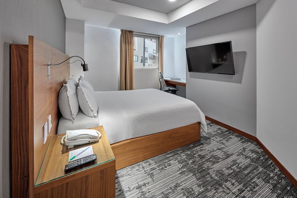 undefined Wyndham Garden Mexico City Polanco 2